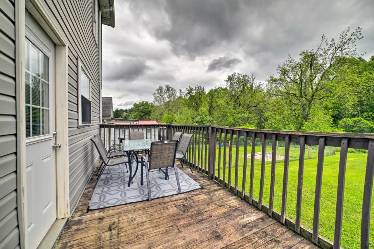 Morgantown Home With Deck About 2 Mi To Wv University! エクステリア 写真